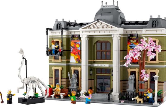10326 natural history museum image used in the LEGO modular buildings guide