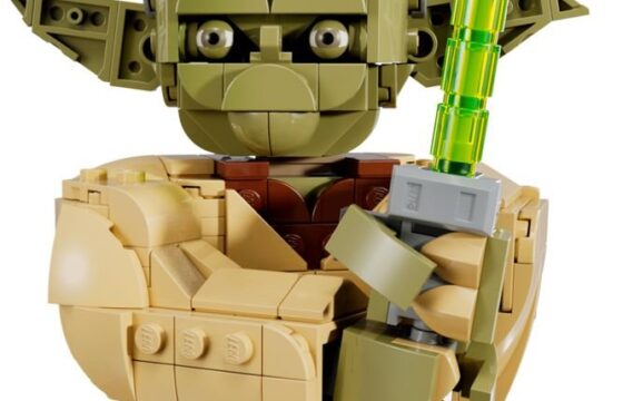 Official LEGO product image for LEGO Star Wars 75438 Yoda Bust