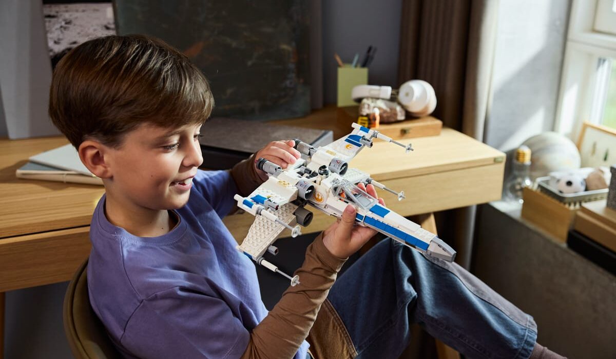 Official LEGO lifestyle image of New Republic X-Wing Starfighter 75460