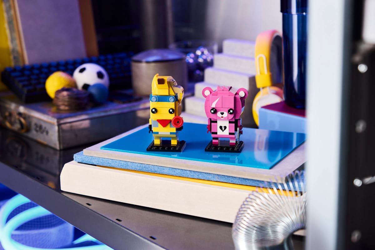 Official LEGO lifestyle image of 40760 Adventure Peely and Cuddle Team Leader