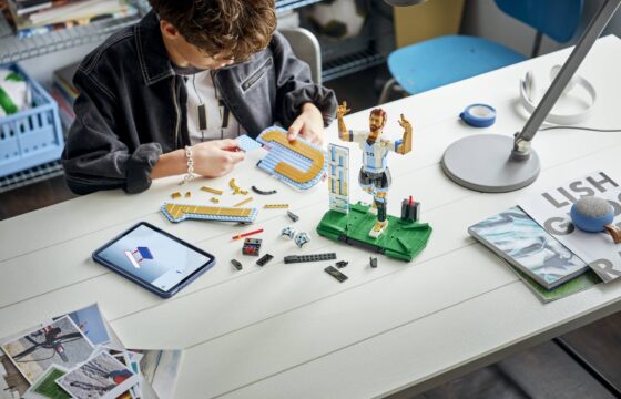 Official LEGO lifestyle image of 43015 Lionel Messi – Soccer Legend.