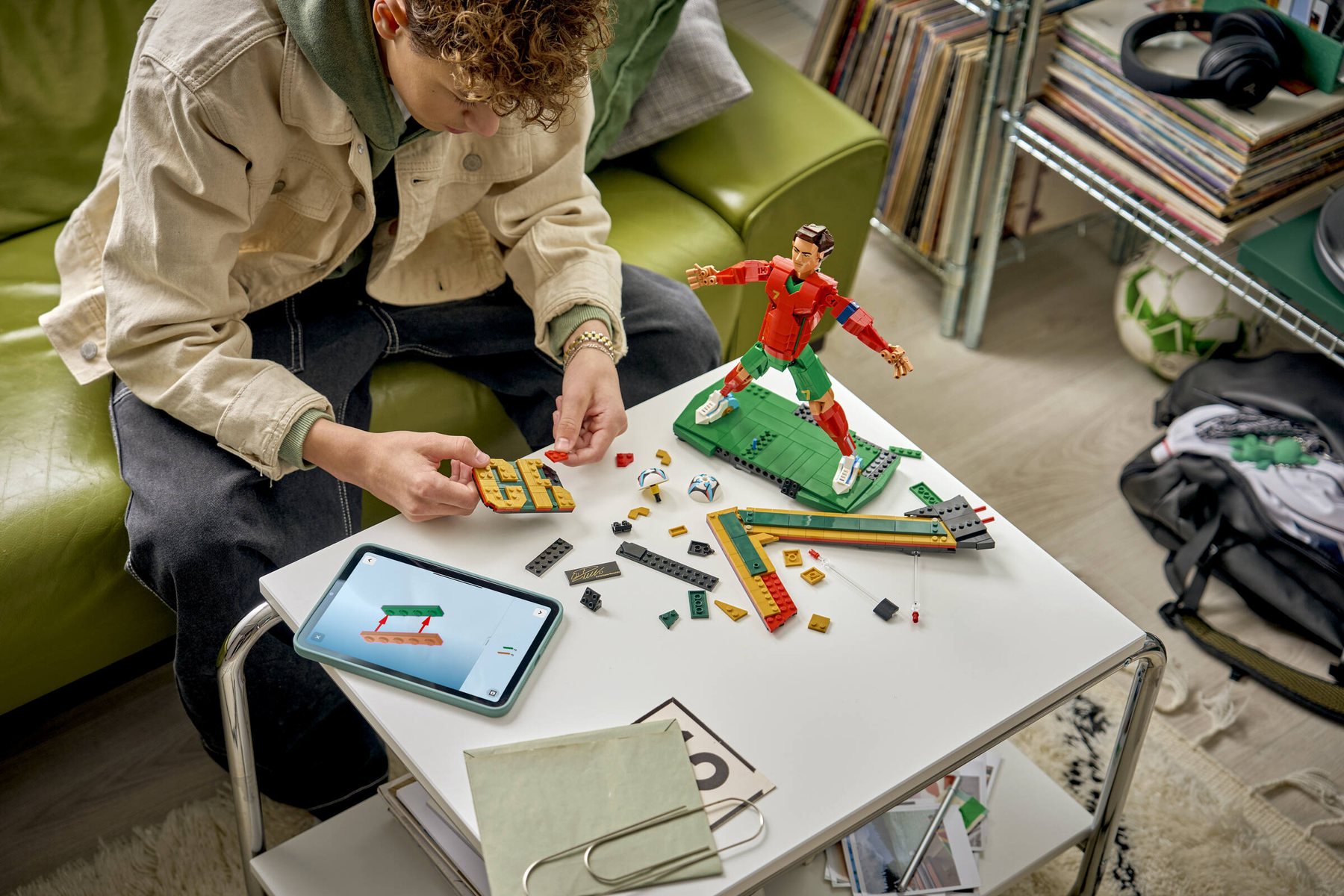 Official LEGO lifestyle image of 43016 Cristiano Ronaldo – Soccer Legend.