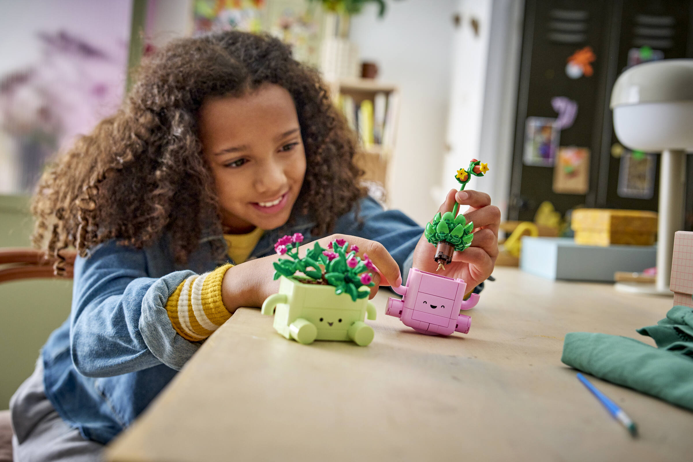 LEGO Botanicals 11506 Rocking Plants lifestyle image highlighting the smiling pots