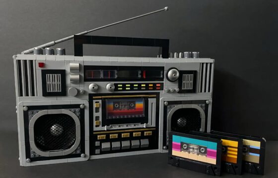 LEGO Ideas Boombox Stereo main project image by GenericBrix
