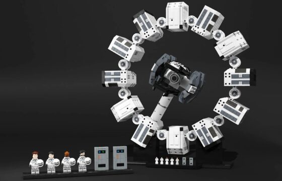 LEGO Ideas Interstellar project main image showing the Endurance spacecraft