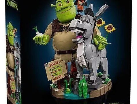 Leaked box image for LEGO Shrek 72423 Shrek, Donkey and Puss in Boots