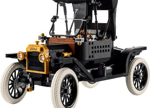 Official LEGO product render of LEGO Icons 11376 Ford Model T.