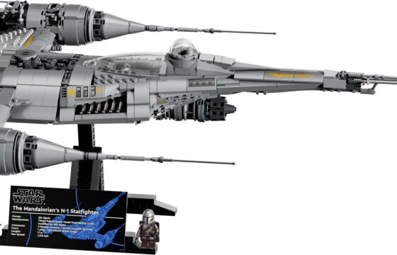 Official LEGO image of 75442 The Mandalorian's N-1 Starfighter™