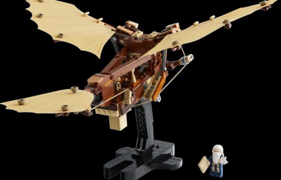 Official LEGO product image of LEGO Icons 10363 Leonardo da Vinci's Flying Machine