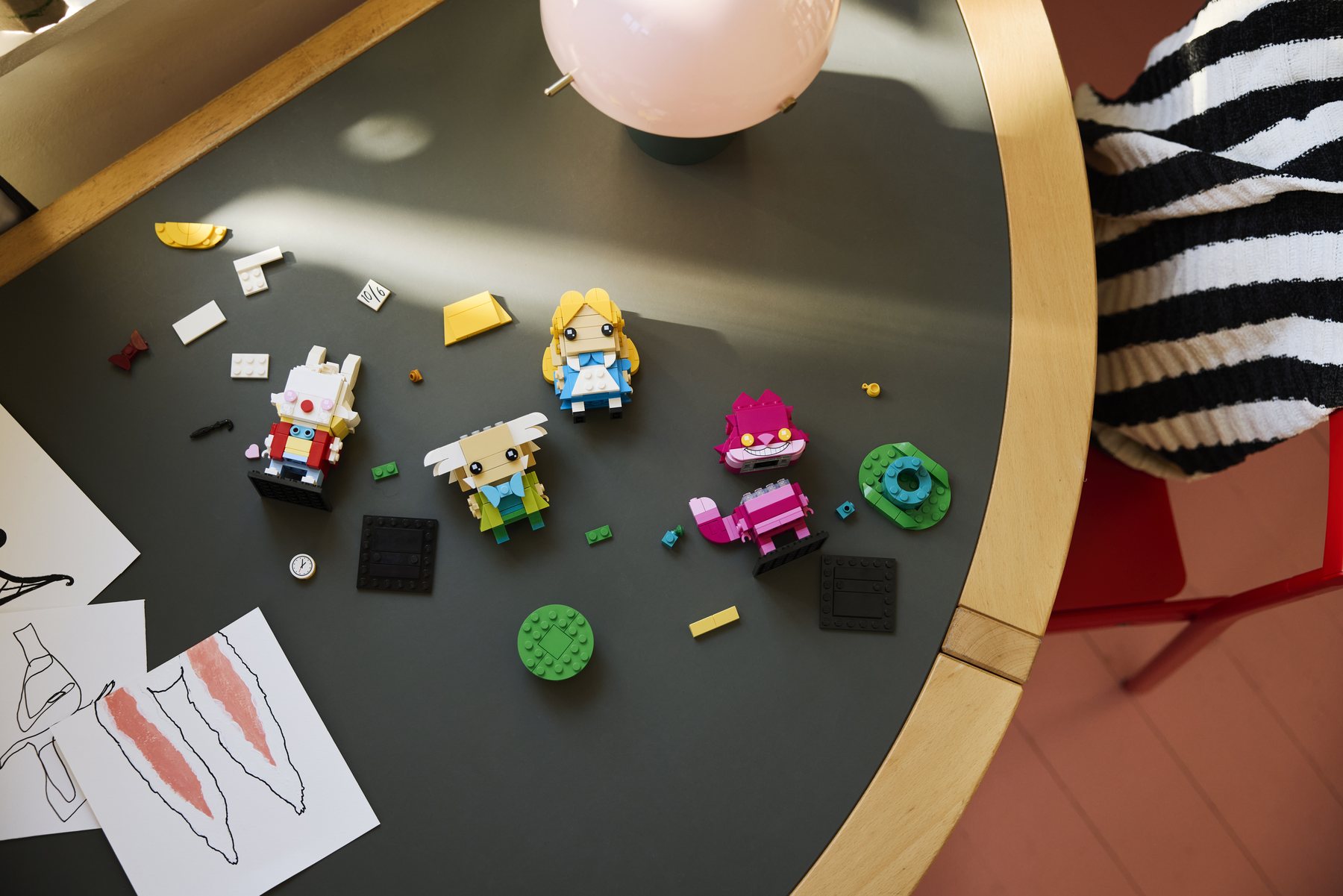 Official LEGO image of Alice in Wonderland