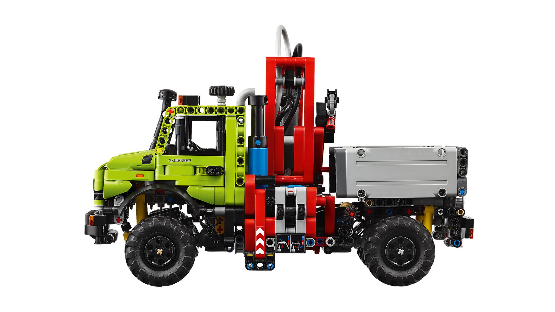 Official LEGO image of Mercedes-Benz Unimog U 5023 with Crane