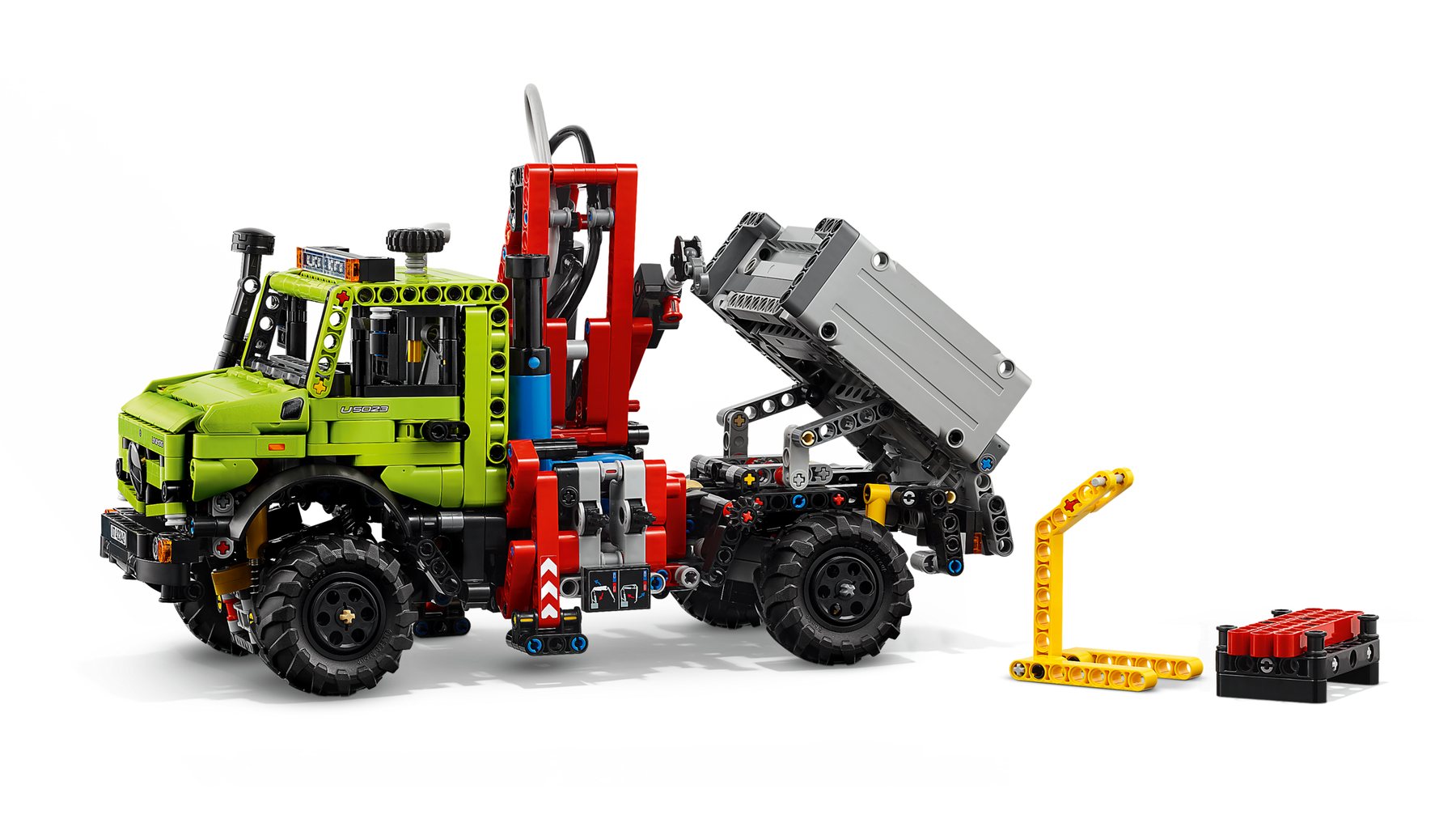 Official LEGO image of Mercedes-Benz Unimog U 5023 with Crane