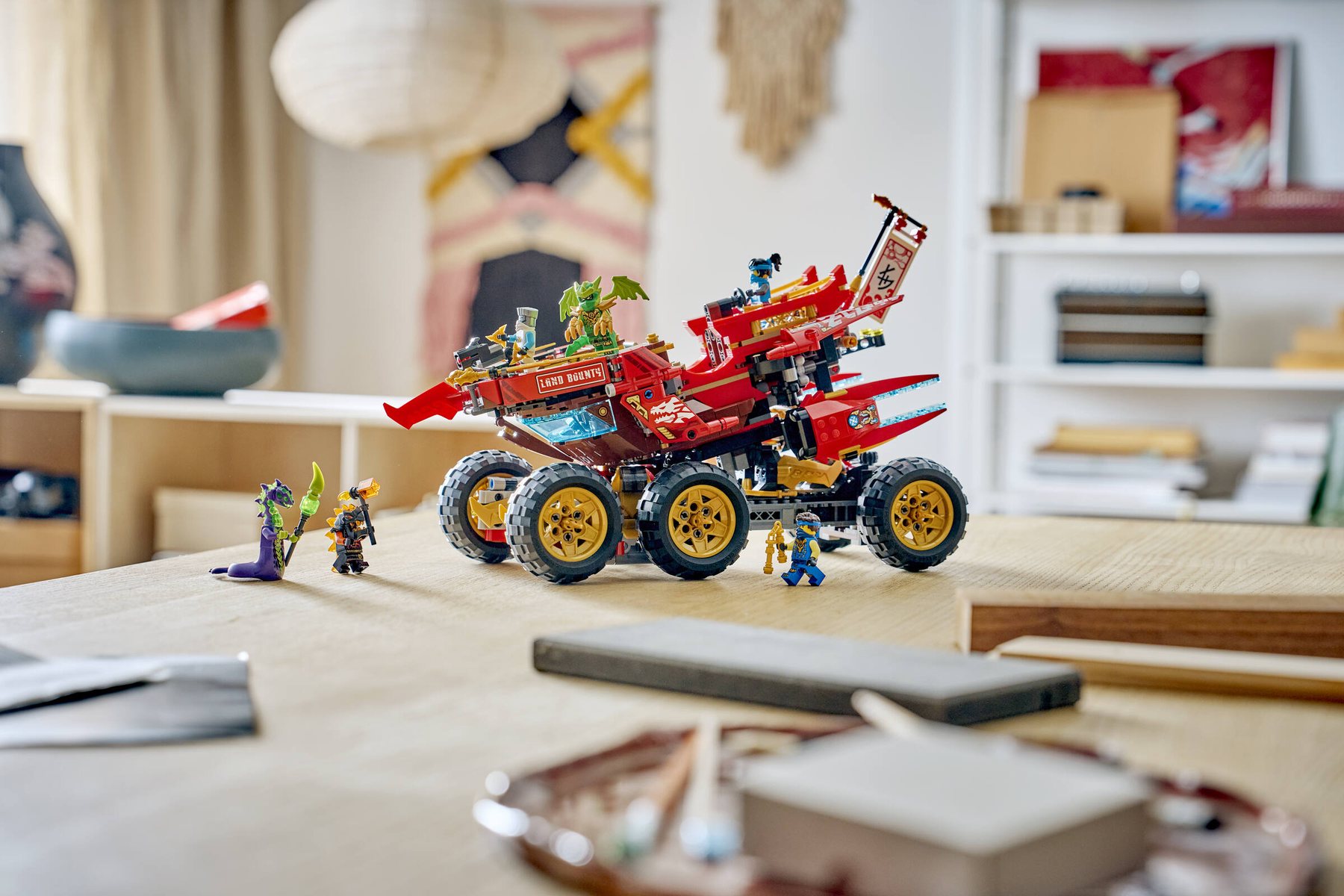 Official LEGO image of Land Bounty
