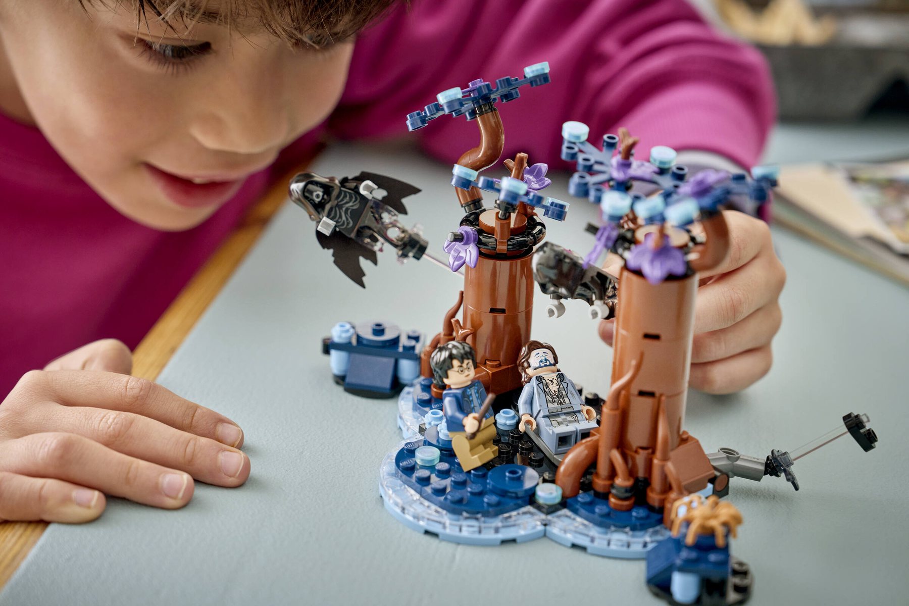 Official LEGO image of Forbidden Forest™: Expecto Patronum