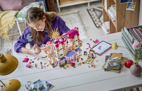 Official LEGO lifestyle image of Heartlake City Grand Hotel