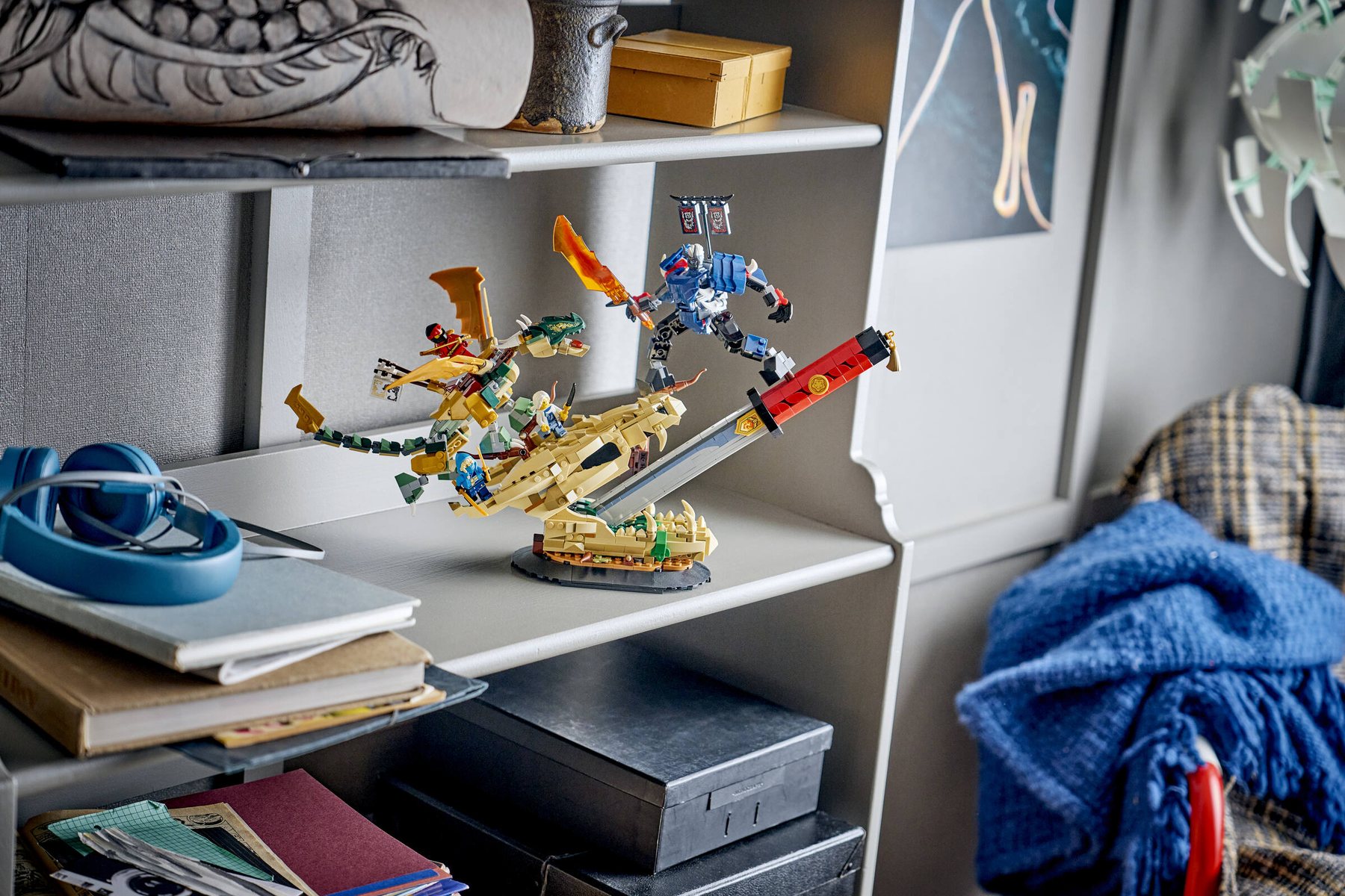 Official LEGO image of Battle at the Dragon's Blade