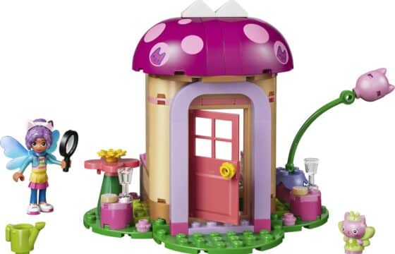Official LEGO image of Kitty Fairy's Garden House