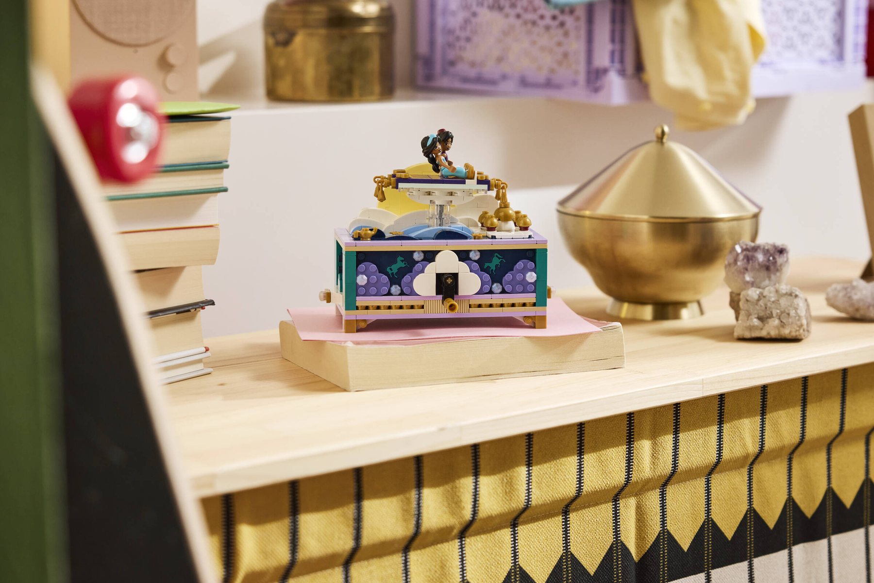 Official LEGO image of Jasmine's Jewelry Box