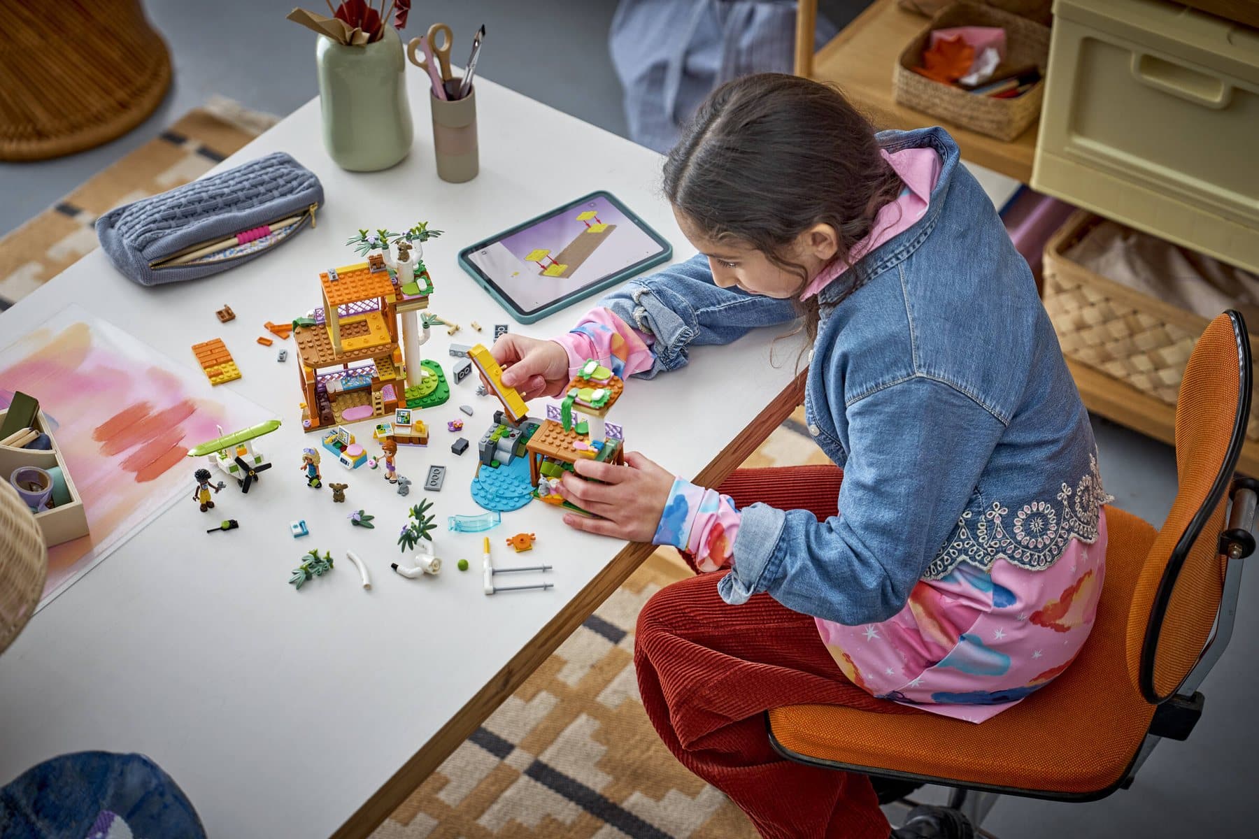 Official LEGO lifestyle image of Koala Habitat & Care Center