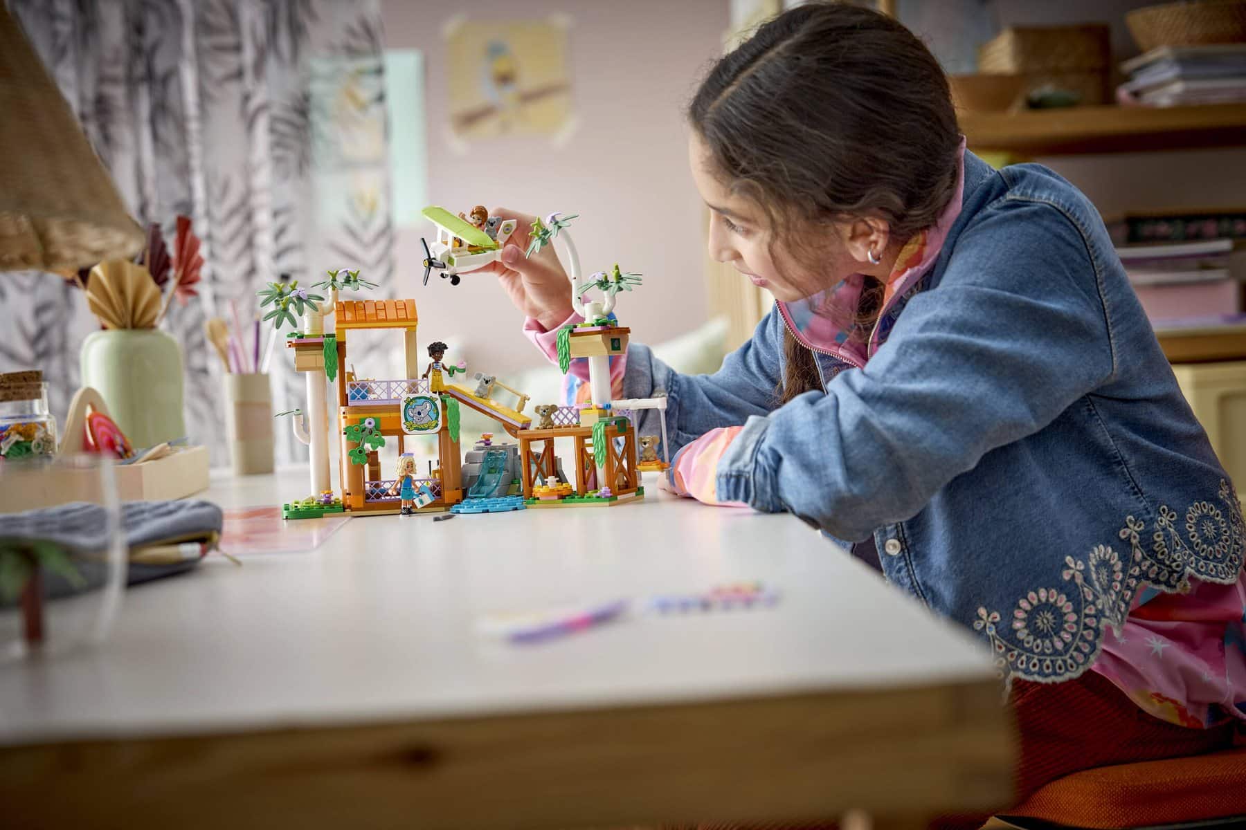 Official LEGO image of Koala Habitat & Care Center