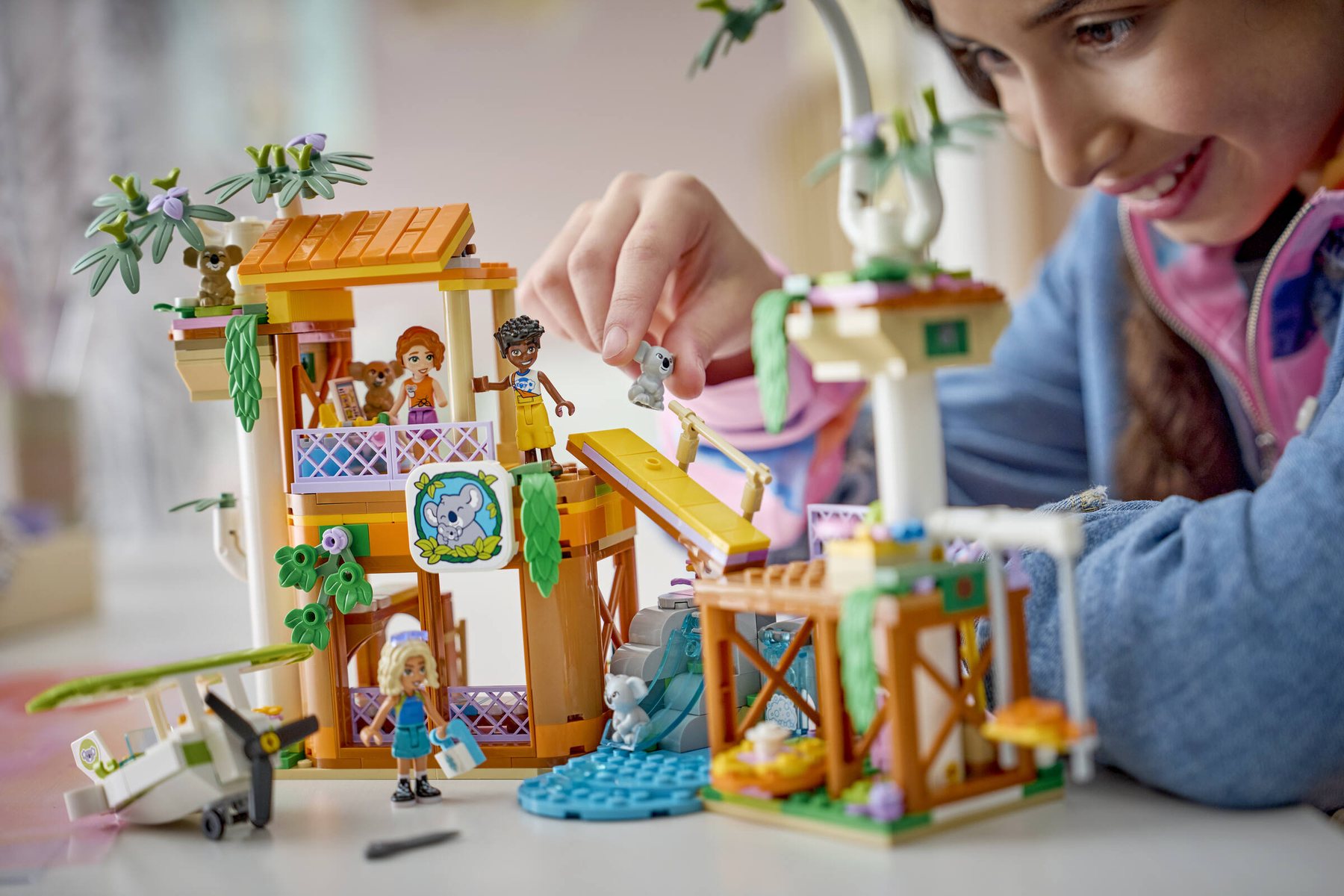 Official LEGO image of Koala Habitat & Care Center