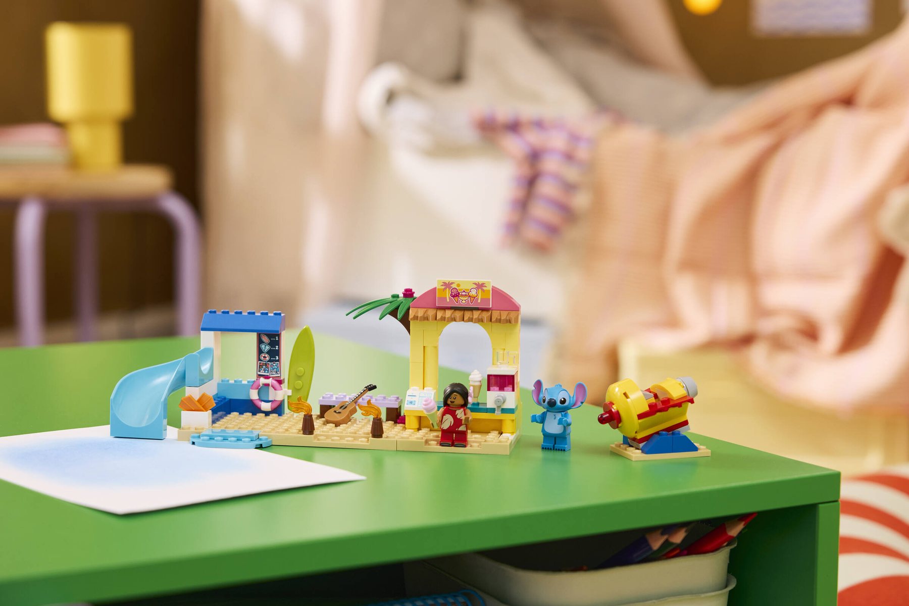 Official LEGO image of Beach Fun with Lilo & Stitch