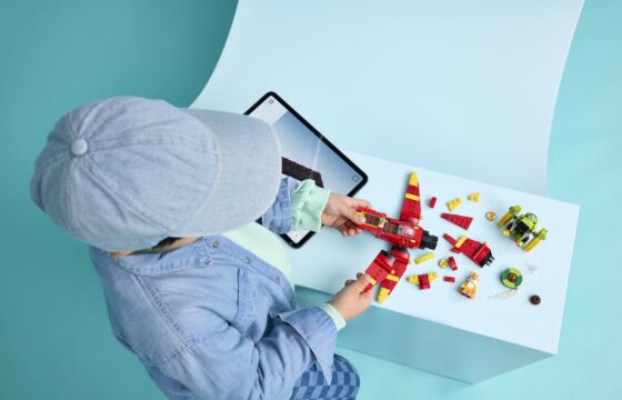Official LEGO lifestyle image of Tails' Tornado-1