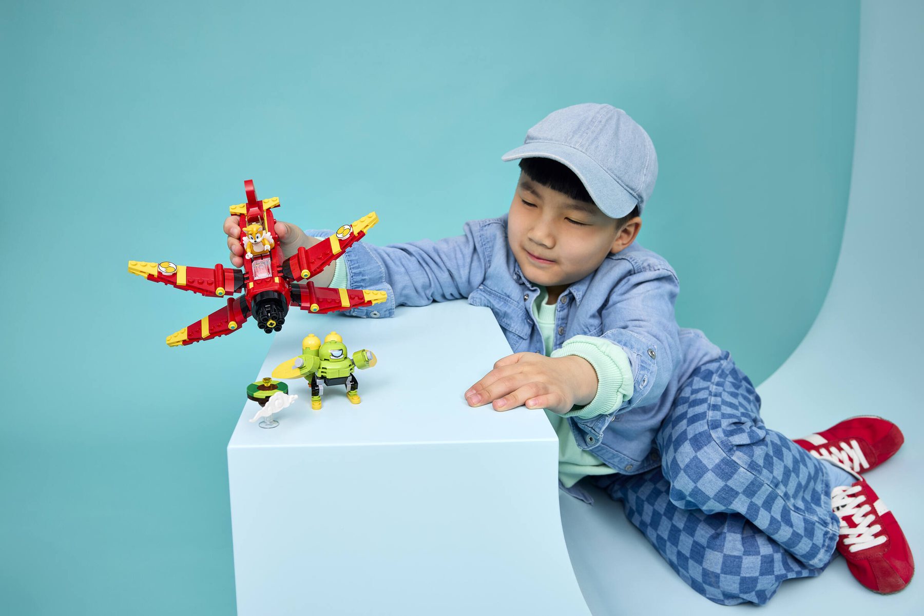 Official LEGO image of Tails' Tornado-1