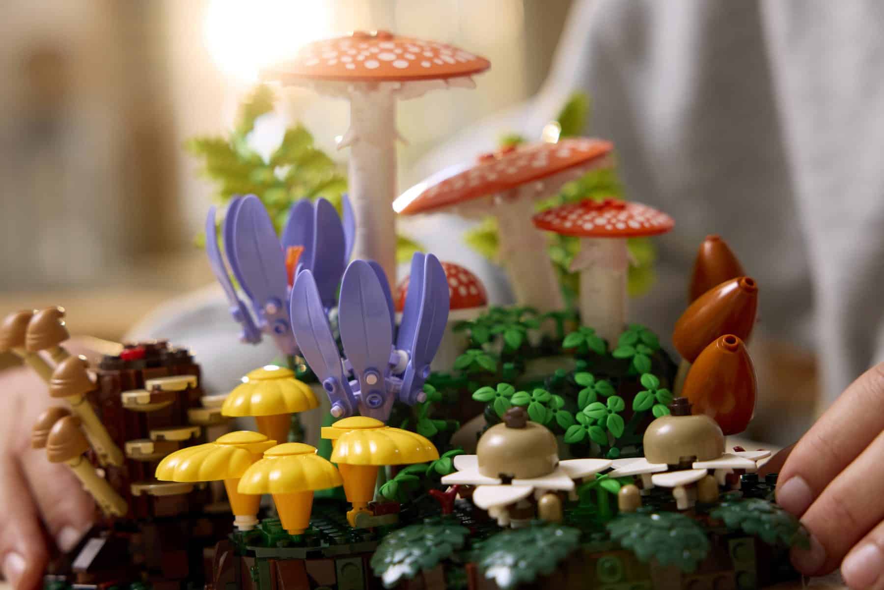 Official LEGO image of Woodland Mushrooms