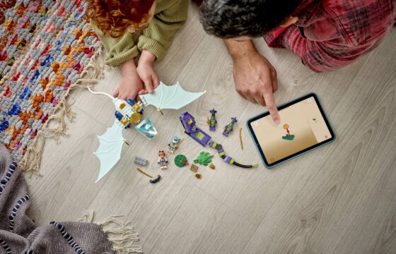 Official LEGO image of Zane's Ice Dragon Battle