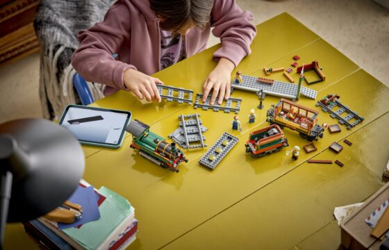 Official LEGO image of Vintage Steam Train
