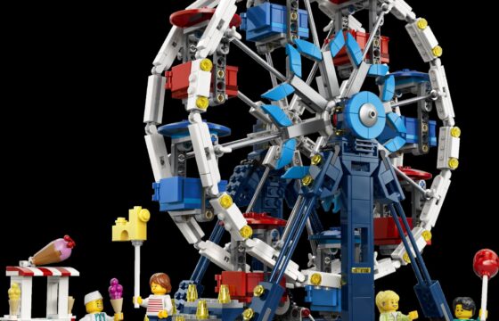 Official LEGO image of Iconic Ferris Wheel (31389)