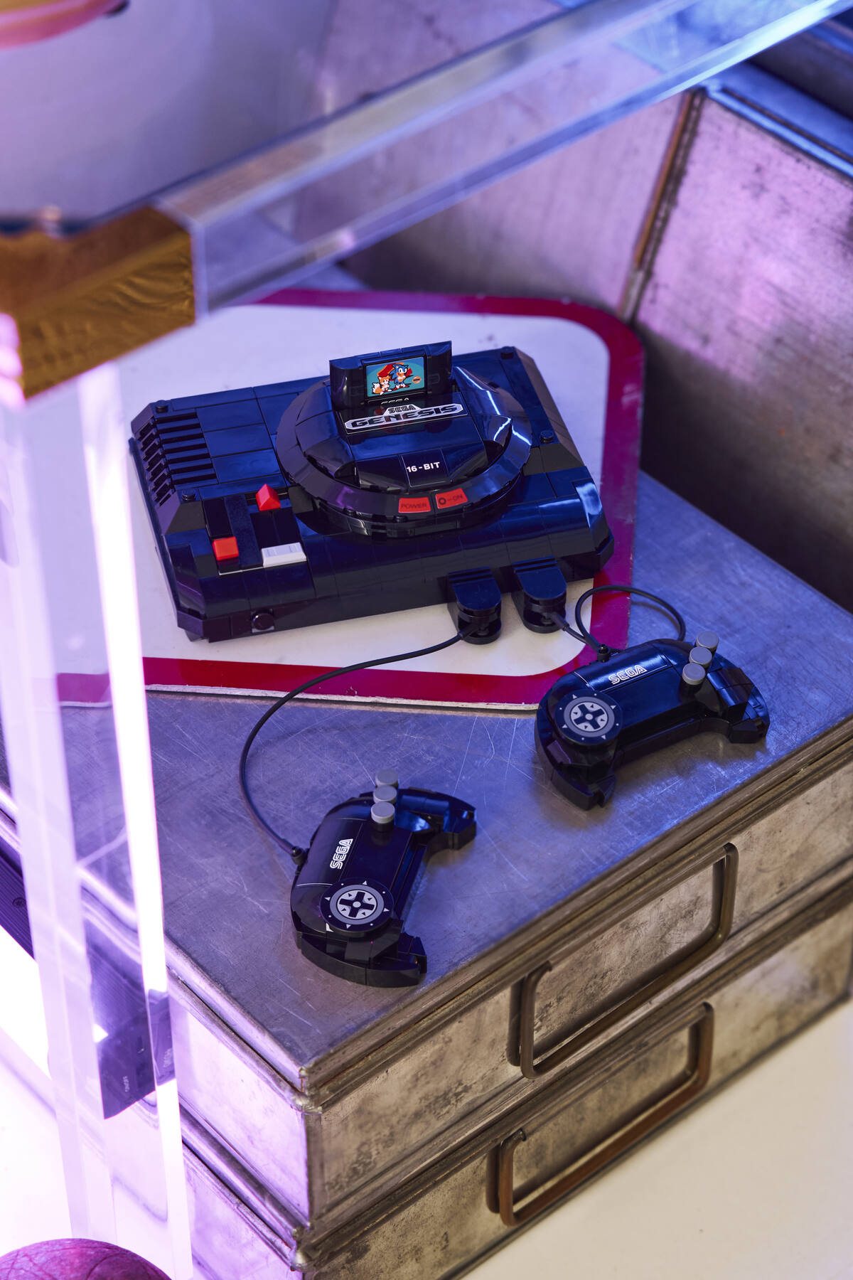 Official LEGO image of LEGO 40926 SEGA Mega Drive version on display