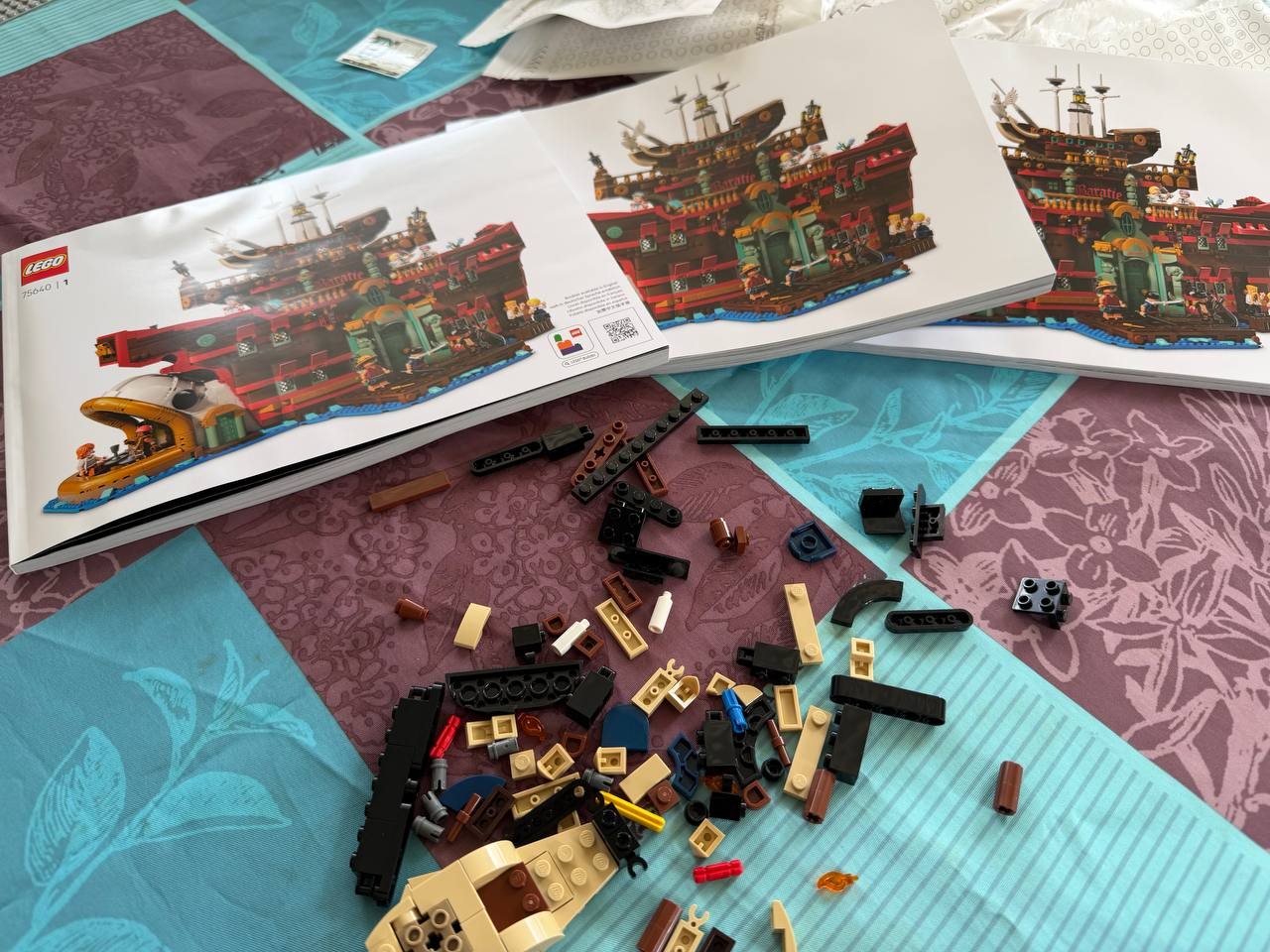 Instruction manuals and loose pieces for LEGO 75640 The Baratie Floating Restaurant