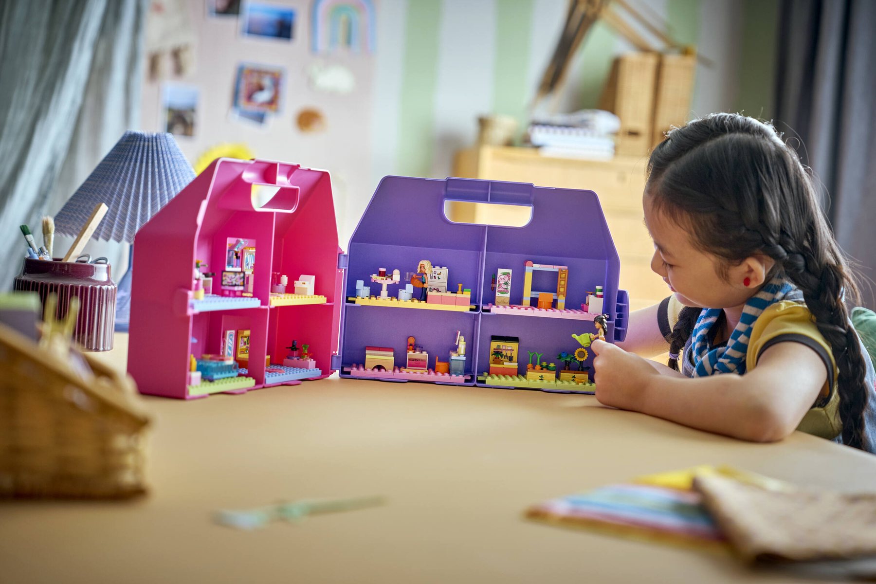 LEGO Friends 42697 Creative Dollhouse Suitcase alternate lifestyle image