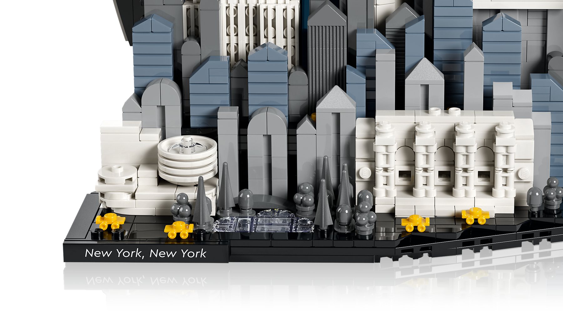 Official LEGO image of New York City – The Big Apple 21066 from another angle