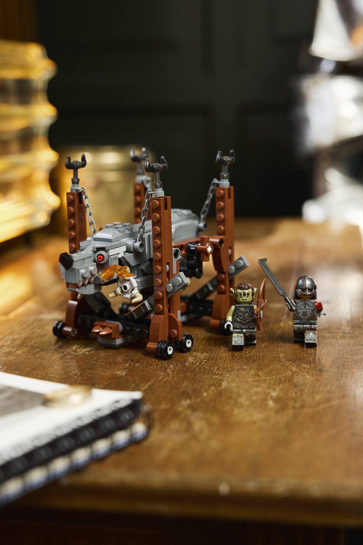 Official LEGO lifestyle image of LEGO Icons The Lord of the Rings Grond 40893