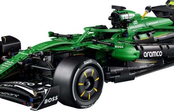 Official LEGO product image of Aston Martin Aramco AMR25 F1 Car