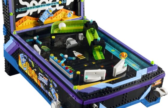 Official LEGO product image of Arcade Pinball Machine