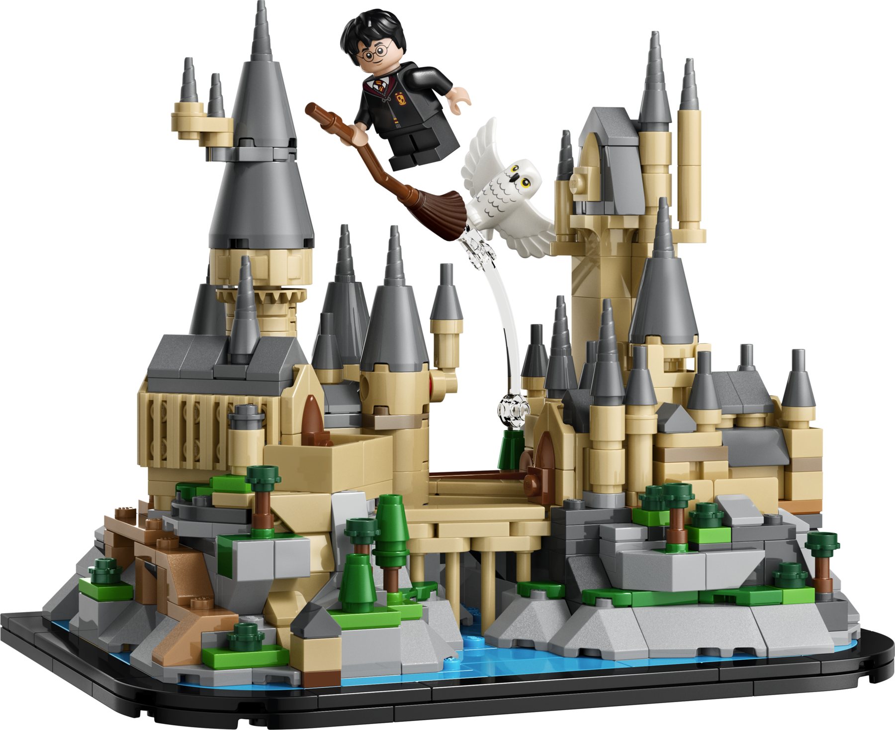 Official LEGO product render of Mini Hogwarts Castle