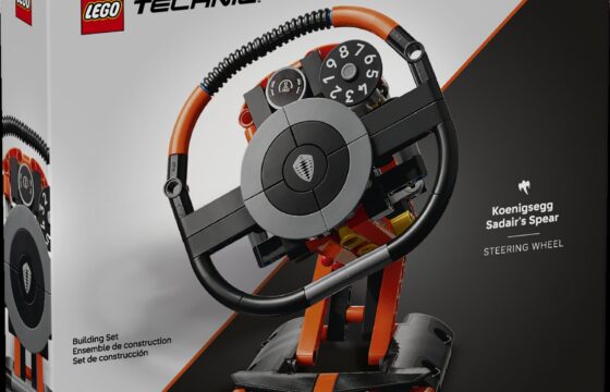 Official box image for LEGO 40894 Koenigsegg Sadair’s Spear Steering Wheel from LEGO.com
