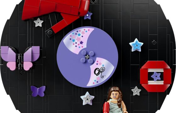 Official LEGO image of Olivia Rodrigo's Vinyl