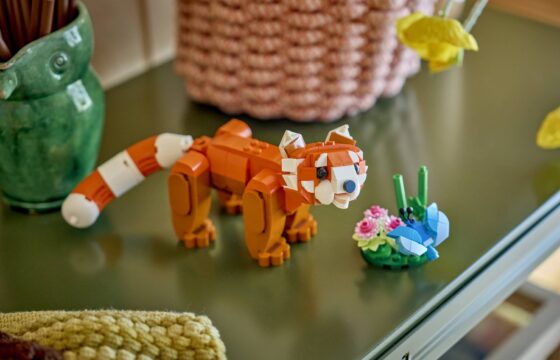 Official LEGO lifestyle image of Cute Animals: Red Panda