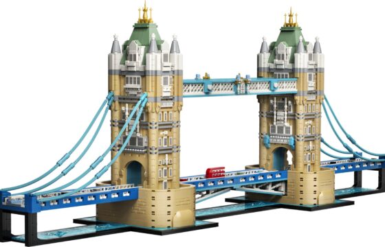 Official LEGO product image of Tower Bridge