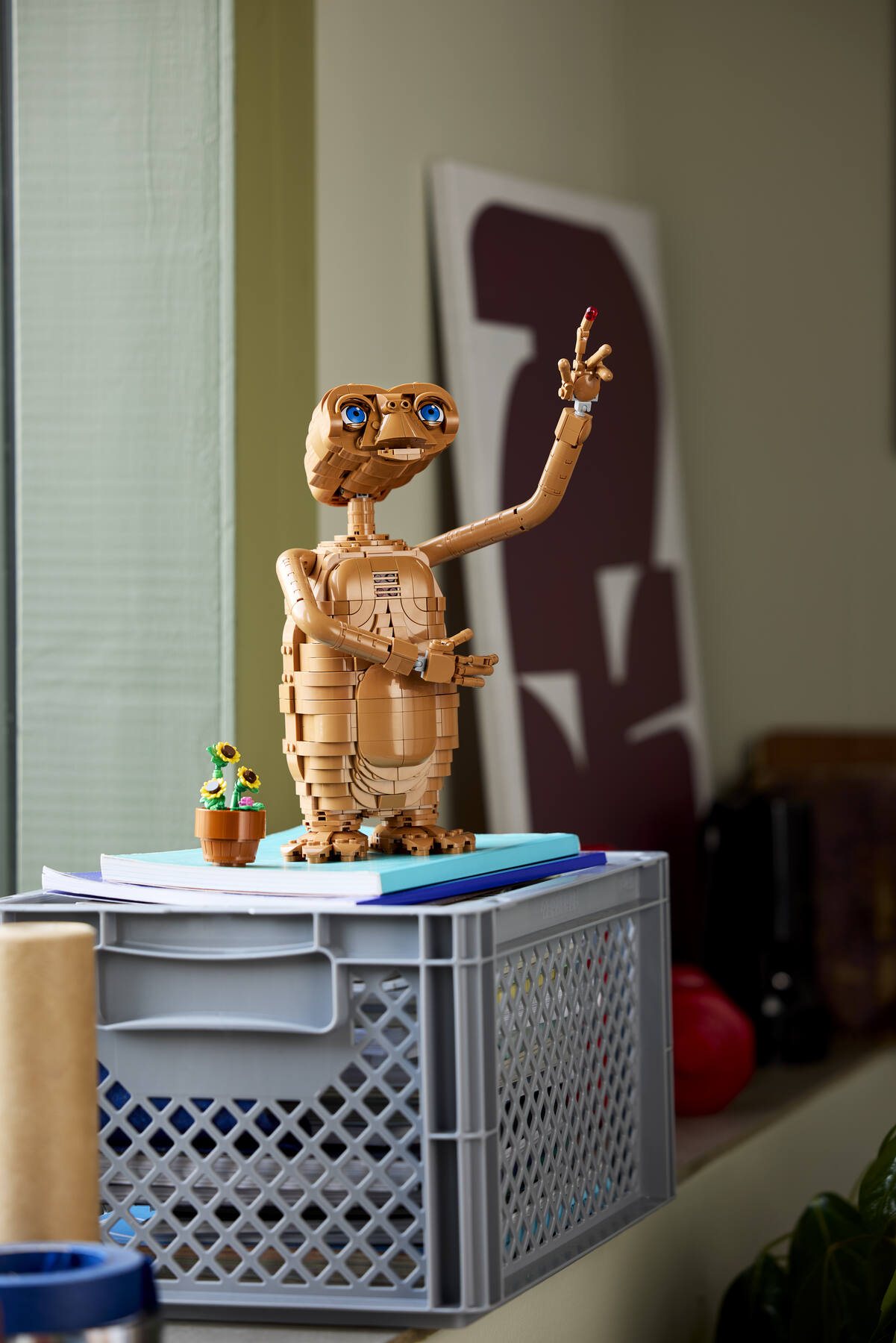 Official LEGO environment image of E.T. the Extra-Terrestrial