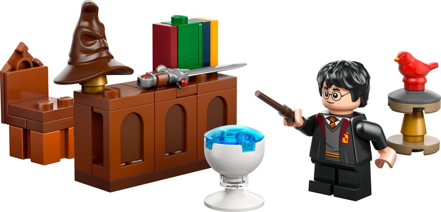 Official LEGO product image of Dumbledores Office with Harry Potter 30724