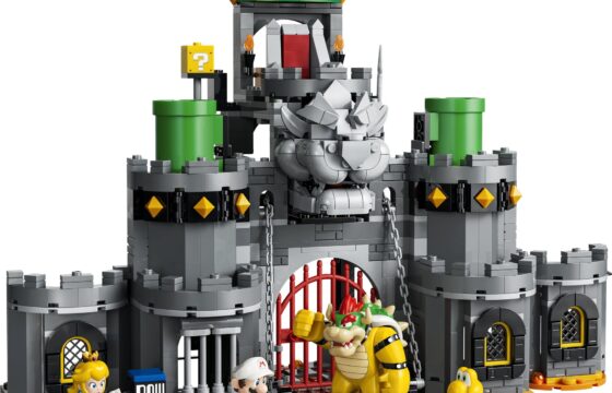 Official LEGO image of Fire Mario & Bowser's Castle