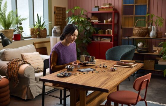 Official LEGO lifestyle image of Mayor Manor