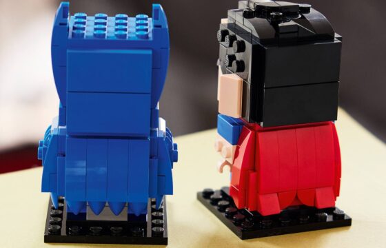 Official LEGO image of Golden Age Superman™ and Batman™ Figures (40859).