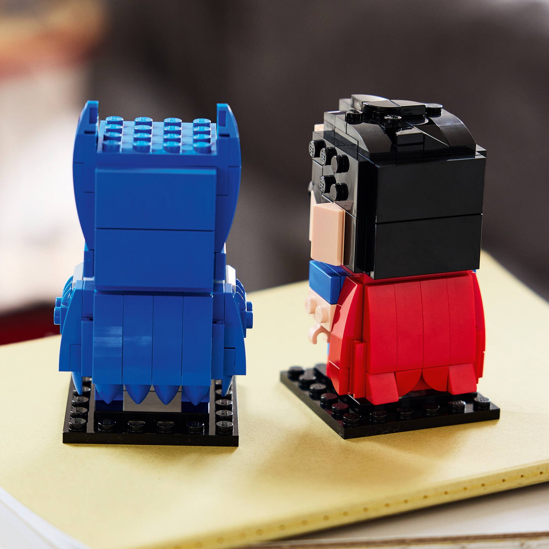 Official LEGO image of Golden Age Superman™ and Batman™ Figures (40859).